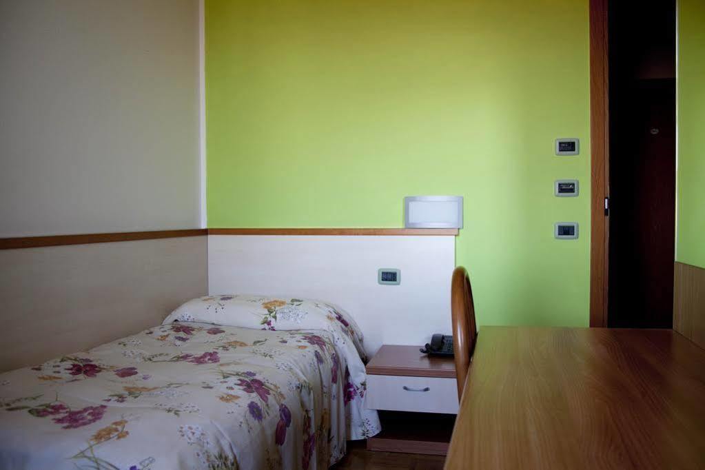 Albergo Da Benedetta Vetralla Kültér fotó